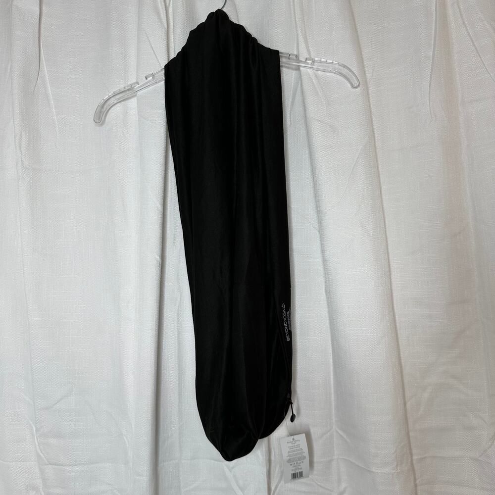 Beyond Yoga Woman's Pocket Infinity Scarf, black zipper pocket stretch NWT